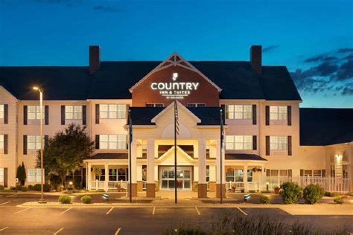 Country Inn & Suites Appleton North: Your Ultimate Staycation Destination