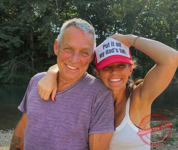 Ernest Ray Lynn: The Life and Legacy of a Country Music Icon